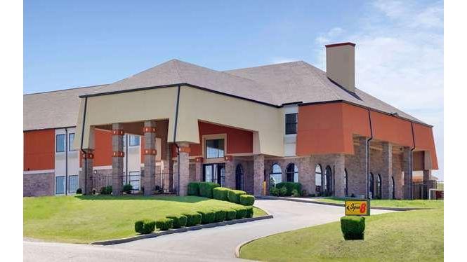 Super 8 by Wyndham Sapulpa/Tulsa Area in Sapulpa, Oklahoma, United States