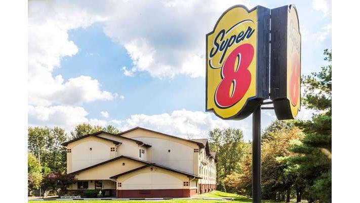 Super 8 by Wyndham Stroudsburg in East Stroudsburg, Pennsylvania, United States