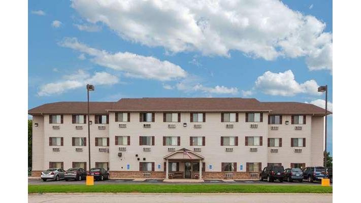 Super 8 by Wyndham in Mason City, Iowa, United States