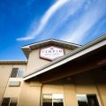 Ten Pin Inn & Suites