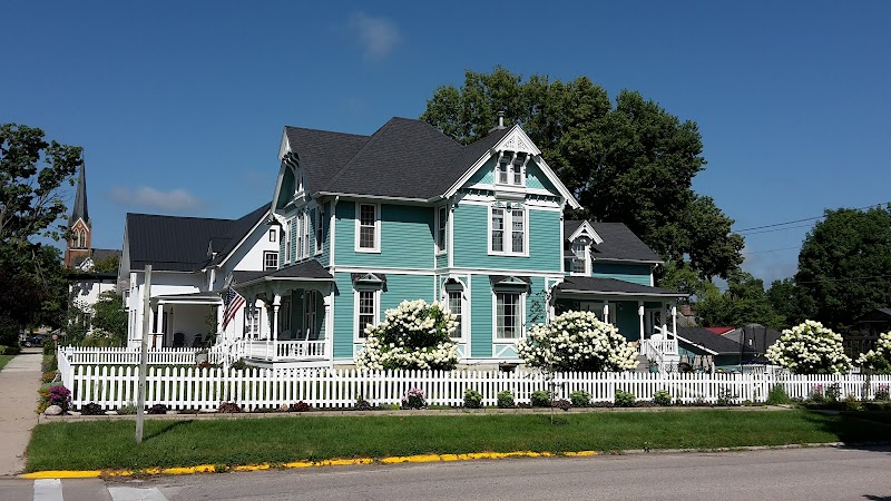 The Bluffs Inn & Suites Decorah in Decorah, Iowa, United States