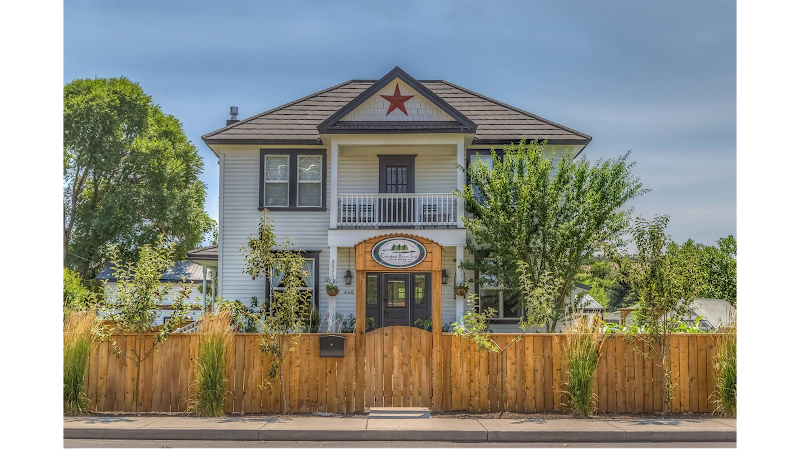 The Crooked River Inn in Prineville, Oregon, United States