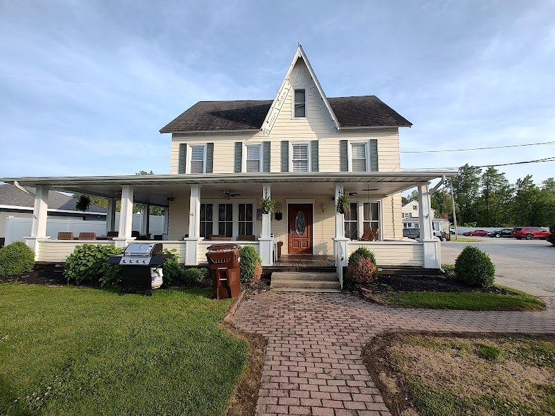 The Eagle Cliff Inn in Geneva-On-The-Lake, OH, United States