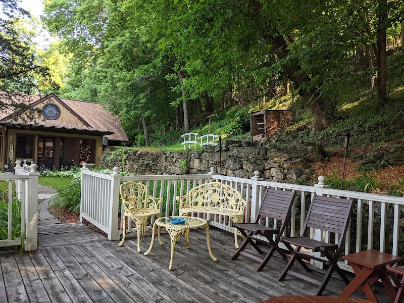 The Greenbriar Inn in Dubuque, Iowa, United States