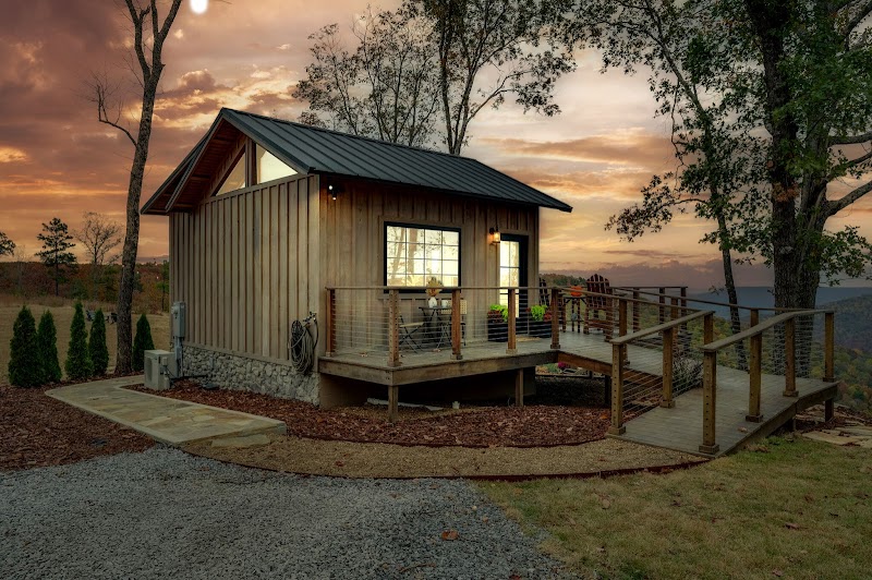 The Hilltop Hideaway in Guntersville, Alabama, United States