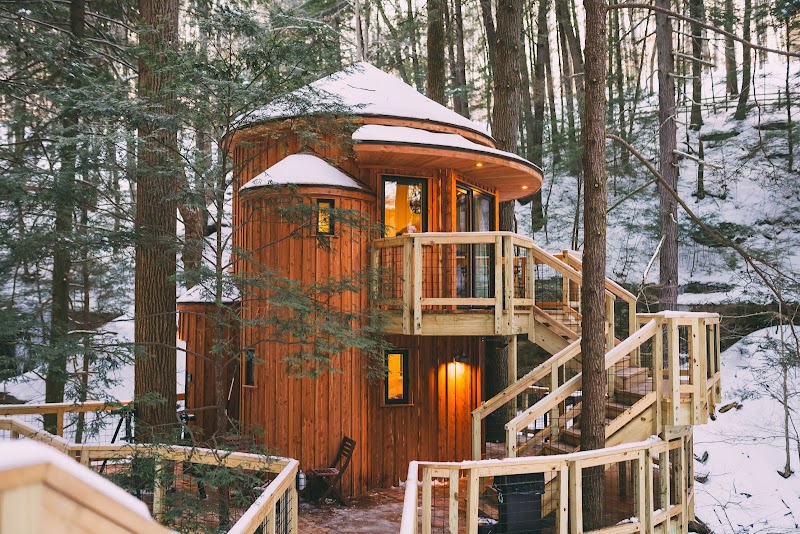 The Hocking Hills Treehouse Cabins in Logan, Ohio, United States