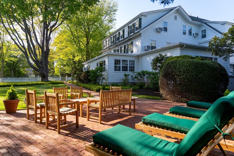 The Huntting Inn in Northwest Harbor, New York, United States