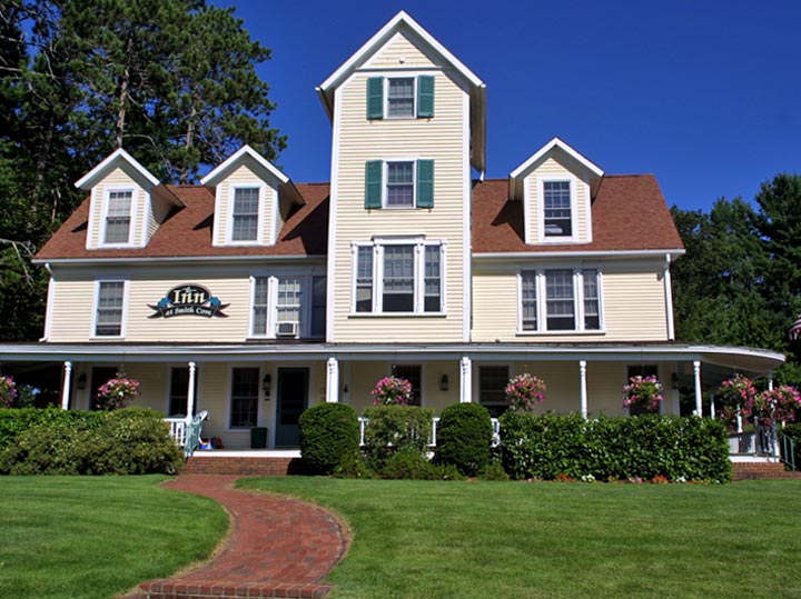 The Inn at Smith Cove in Laconia, New Hampshire, United States