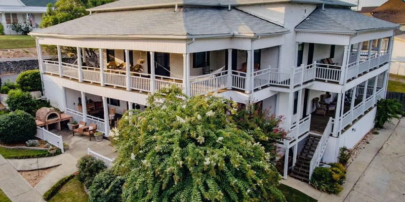 The Lake House in Guntersville, Alabama, United States