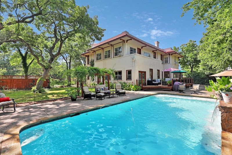 The Lancaster Manor Bed & Breakfast in Gainesville, Texas, United States