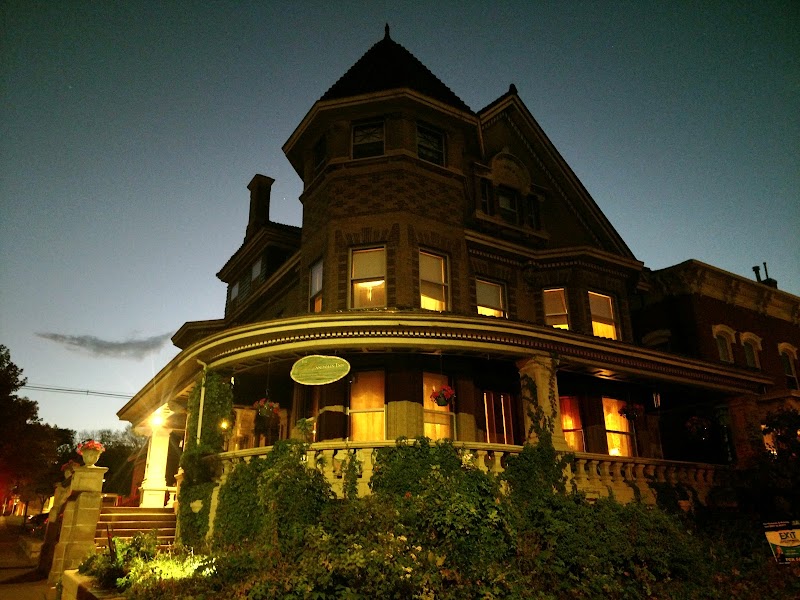 The Mandolin Inn in Dubuque, Iowa, United States