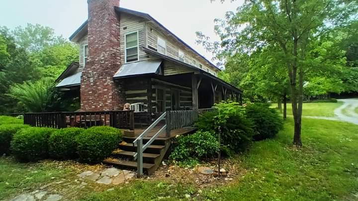 The Olde Squat Inn in Carbondale, Illinois, United States