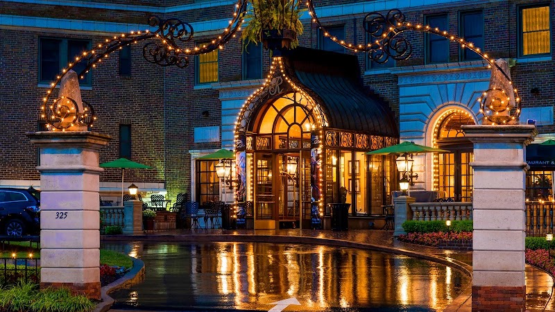 The Raphael Hotel, Autograph Collection in Kansas City, Missouri, United States