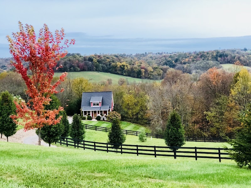 The Red Cottage Hideaway in Millersburg, Ohio, United States