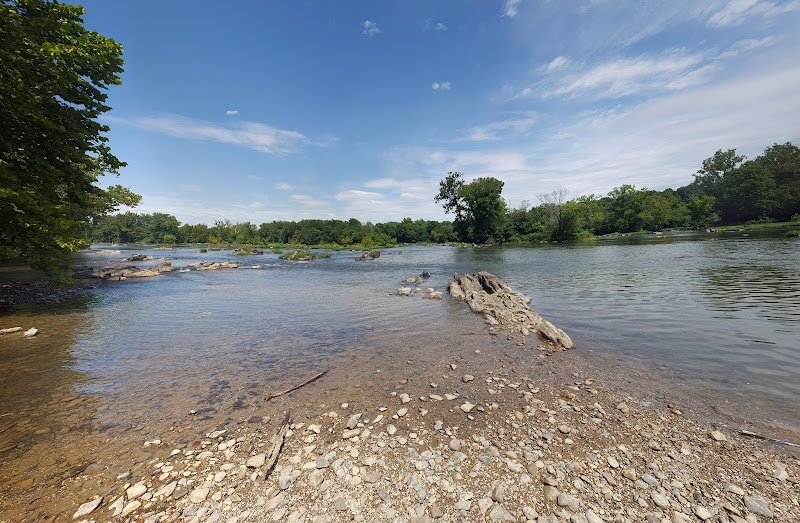 The Riverbend Inn in Great Falls, Virginia, United States