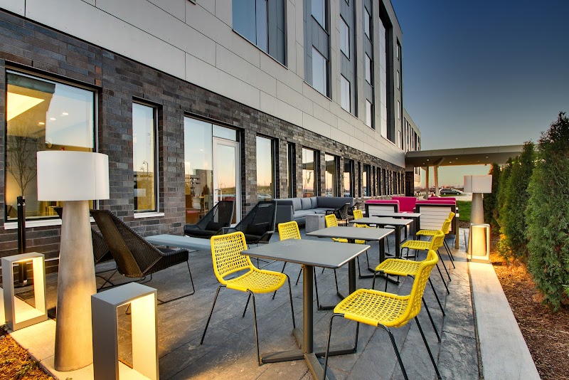 The Rose Hotel Chicago O'Hare, Tapestry Collection by Hilton in Rosemont, Illinois, United States