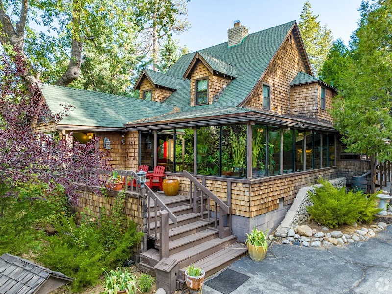 The Strawberry Creek Inn in Lake Arrowhead, California, United States