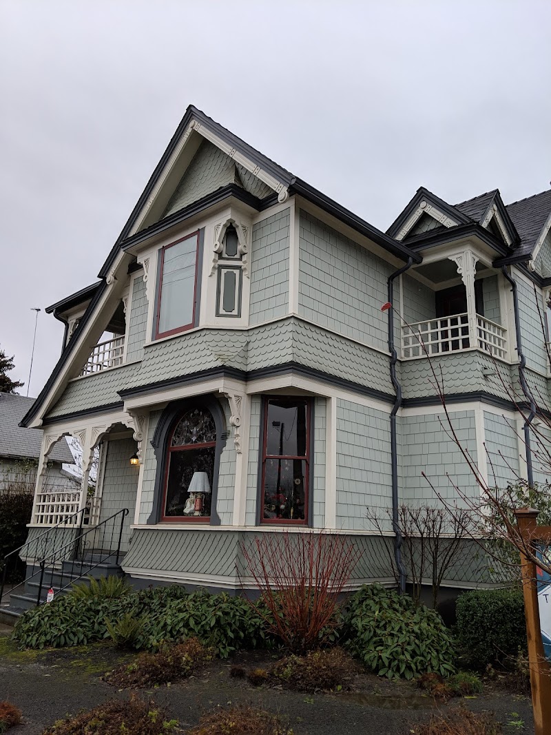 The Victorian on 10th in McMinnville, Oregon, United States