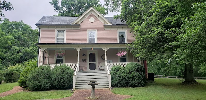 The Whimsical Pig Bed and Breakfast in Loganville, Georgia, United States