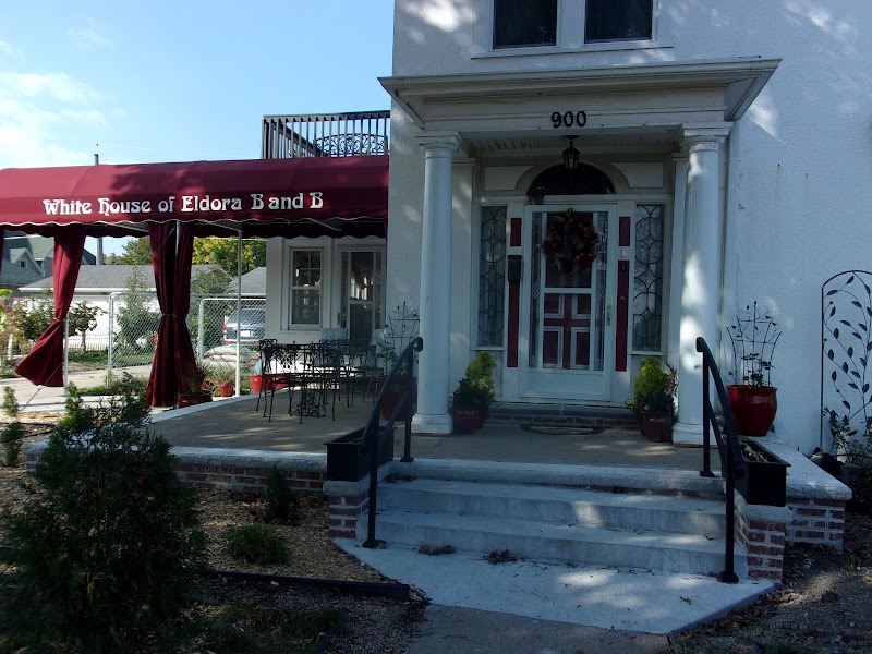 The White House Inn in Dubuque, Iowa, United States