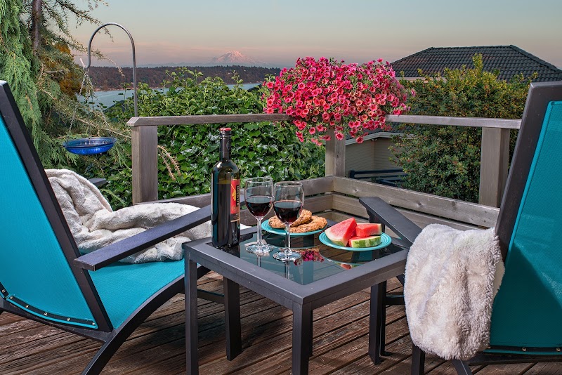 Three Tree Point Bed and Breakfast in Burien, Washington, United States