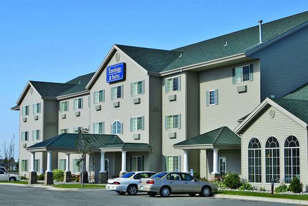 Travelodge & Suites by Wyndham Fargo/Moorhead in Moorhead, Minnesota, United States