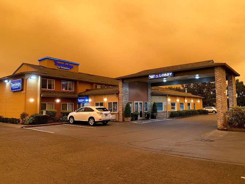 Travelodge Suites by Wyndham Newberg in Newberg, Oregon, United States