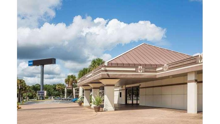 Travelodge by Wyndham Deltona in DeBary, Florida, United States