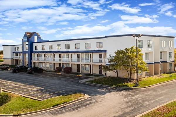 Travelodge by Wyndham Fort Wayne in Fort Wayne, Indiana, United States