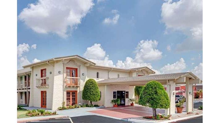 Travelodge by Wyndham North Richland Hills/Dallas/Fort Worth in North Richland Hills, Texas, United States