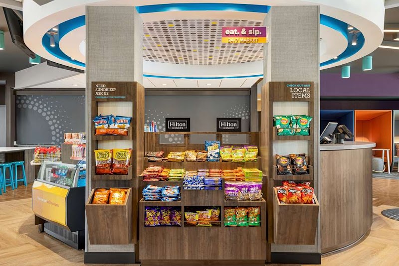 Tru by Hilton Lawrenceville Atlanta I-85 Sugarloaf in Duluth, Georgia, United States