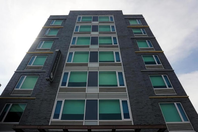 Umbrella Hotel in Bronx, New York, United States