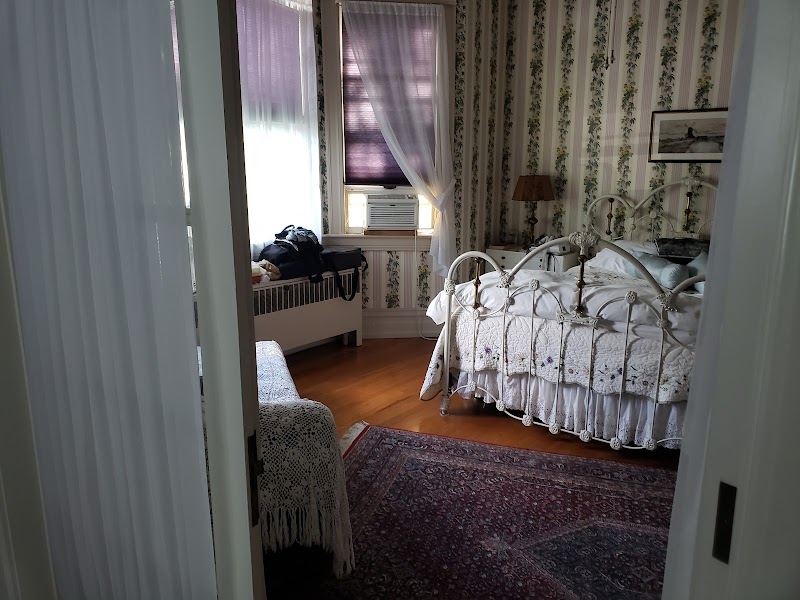 Warfield House Bed and Breakfast in Crockett, Texas, United States