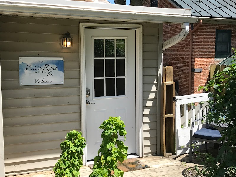 Wide River Winery Inn in Le Claire, Iowa, United States