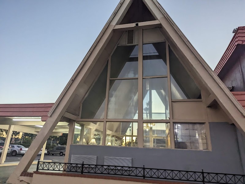 Willow Tree Lodge in Fullerton, California, United States