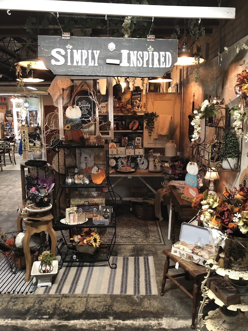 Albee's Old Country Store Inn & Antiques in St. Joseph, Missouri, United States