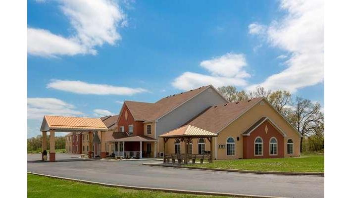 Americas Best Value Inn & Suites Lake of the Ozarks in Eldon, Missouri, United States