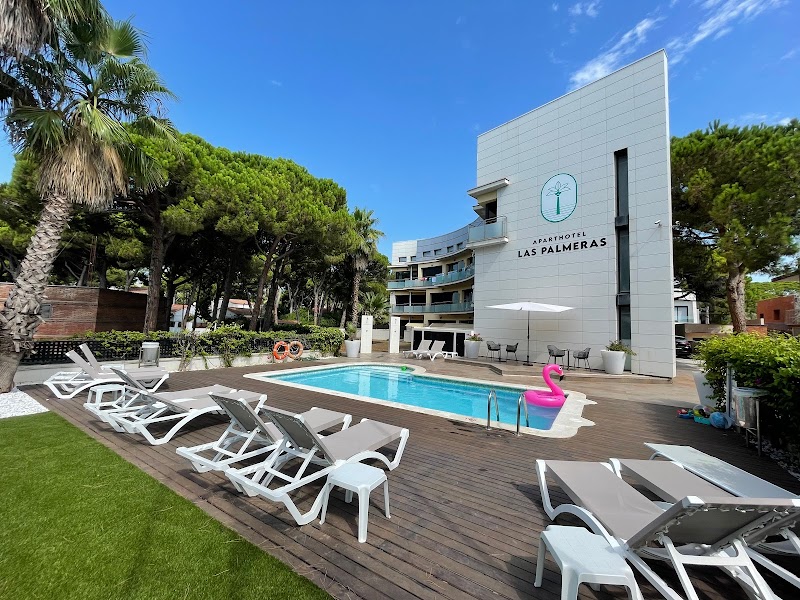 Aparthotel Les Palmeres in Castelldefels, Spain