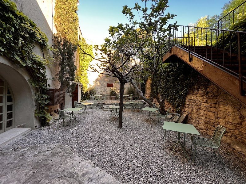 Au Ralenti du Lierre in Roussillon, France