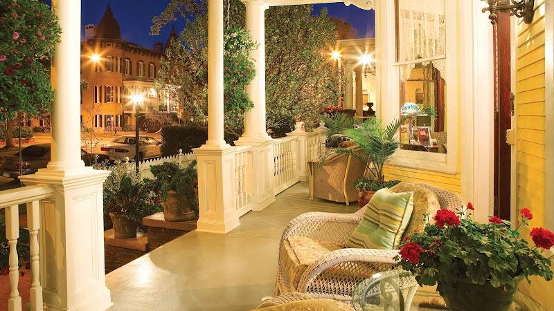 Azalea Inn and Villas in Savannah, Georgia, United States