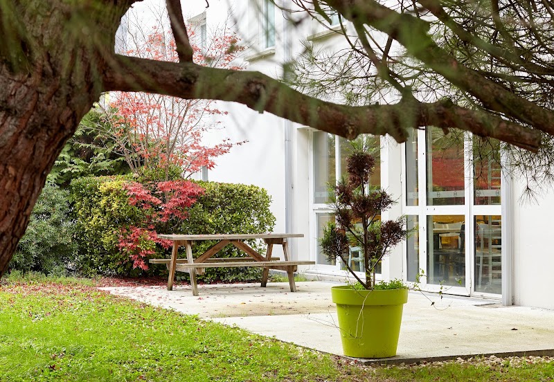 B&B Hotel Evry Lisses 2 in Corbeil-Essonnes, France