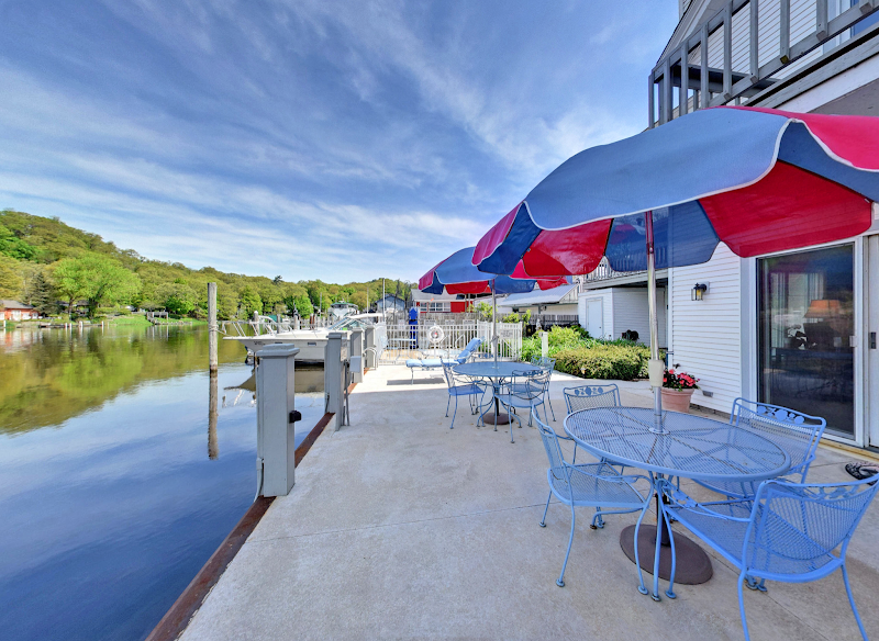 Bayside Inn in Saugatuck, MI, United States