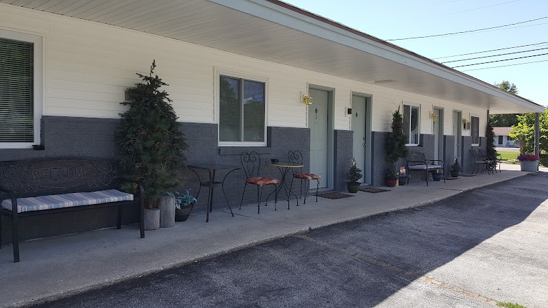 Bear Cove Inn in St Ignace, MI, United States