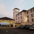 Brookside Inn & Suites