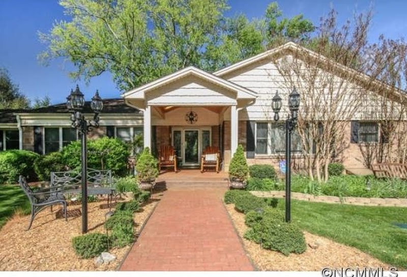 Brookside Mountain Mist Inn in Waynesville, North Carolina, United States