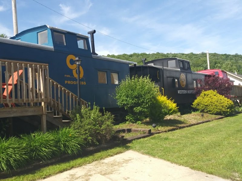 Caboose Motel in Titusville, Pennsylvania, United States