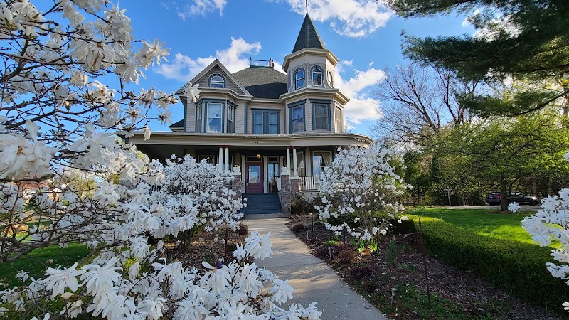 Cherry Tree Inn in Woodstock, Illinois, United States