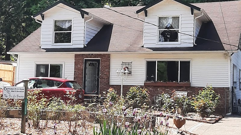 Clackamas River House in Oregon City, Oregon, United States