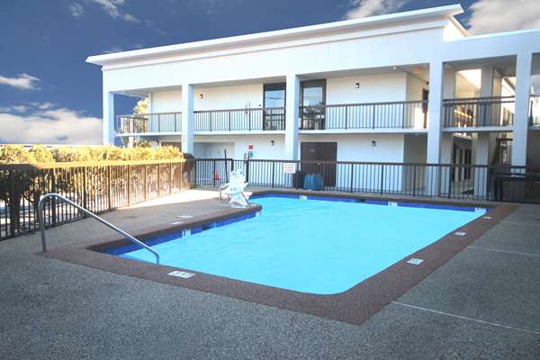 Clarion Pointe Statesville in Statesville, North Carolina, United States