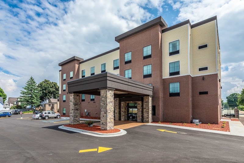 Cobblestone Hotel & Suites - Hartford in Hartford, Wisconsin, United States